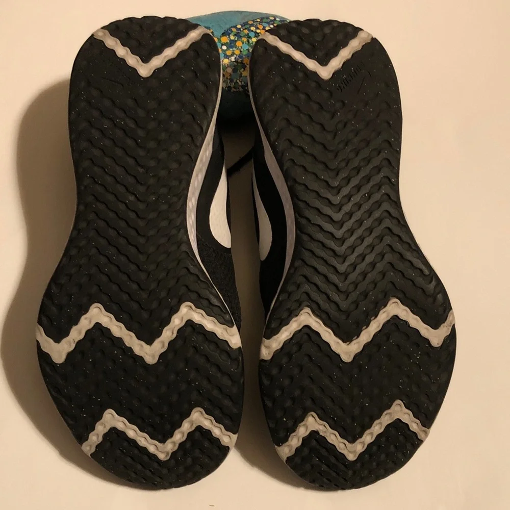 Nike Women's Black and White Sneakers. In good condition - Picture 6 of 6